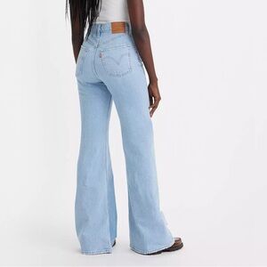 Levi's Women's Ribcage Bell Jeans